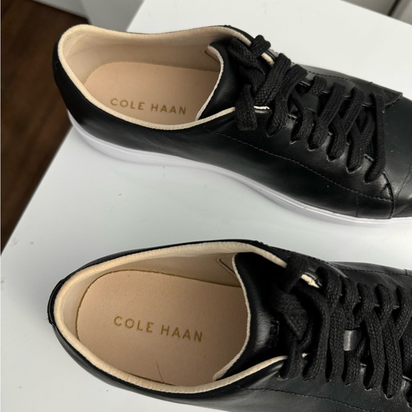 Women’s Cole Haan Black Size 7 Sneakers Great Condition - Picture 3 of 6